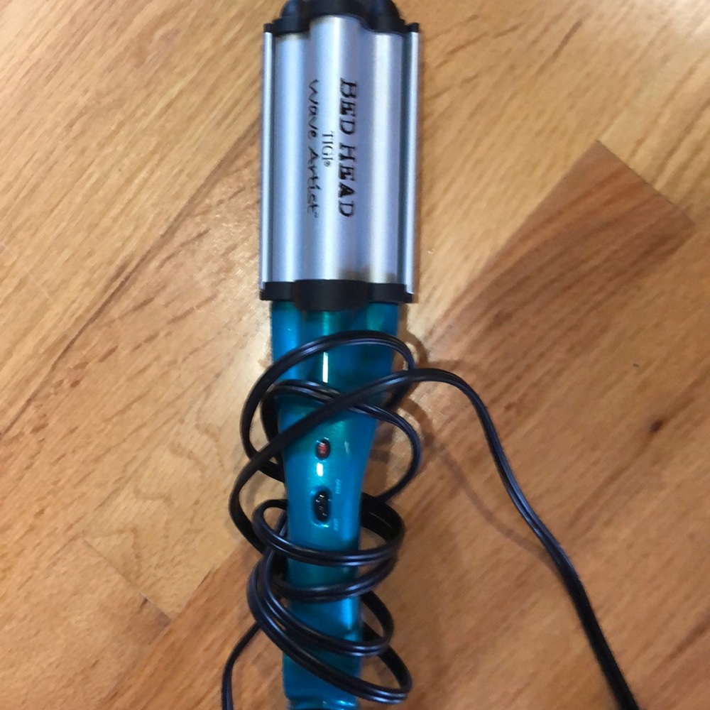 Bed Head wave artist curling iron